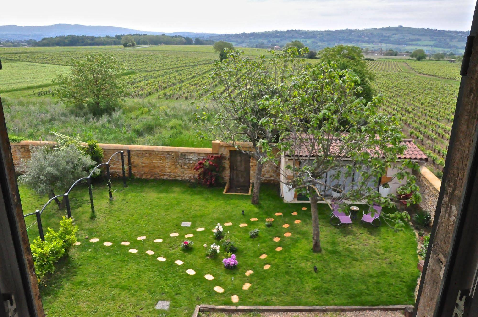Le Clos Du Cher En Beaujolais Saint-Germain-Nuelles Esterno foto
